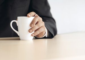 企业发展的产品定价，高端还是亲民的选择